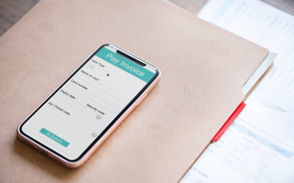 invoice-smartphone-business